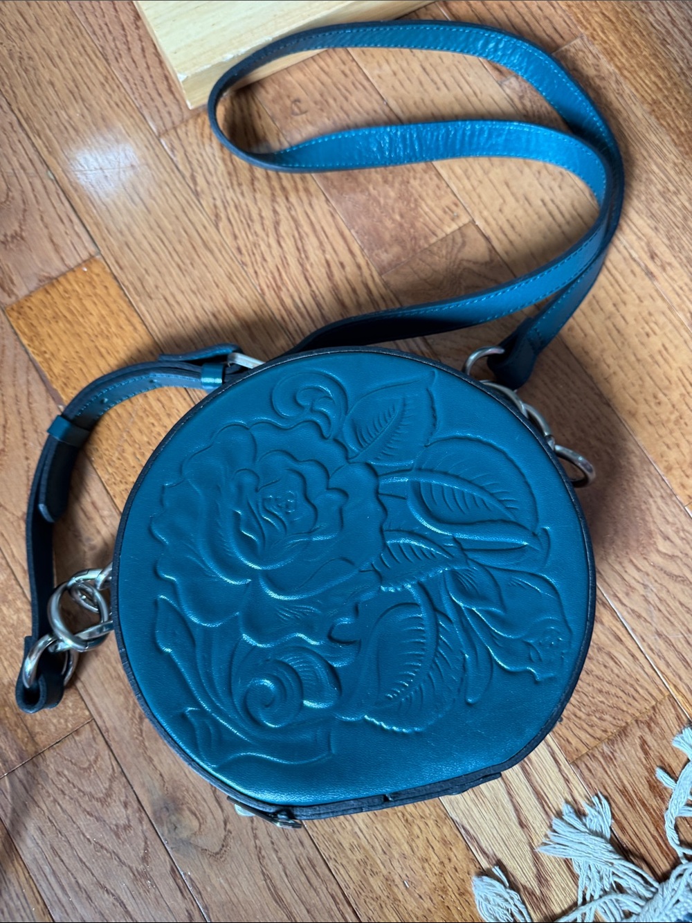 NWOT Patricia Nash Devonia Teal Embossed Floral Round Crossbody